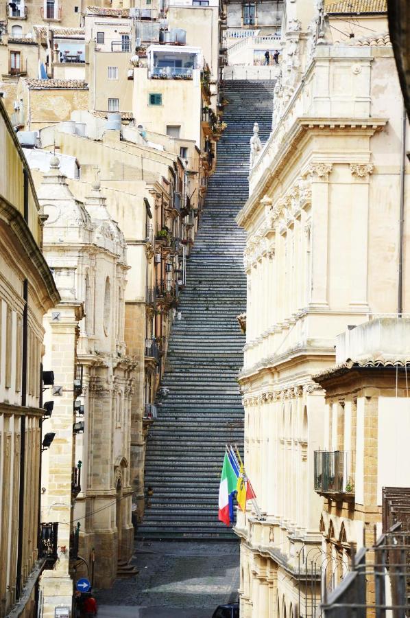 I Colori Della Sicilia Hotel Калтаджироне Екстериор снимка
